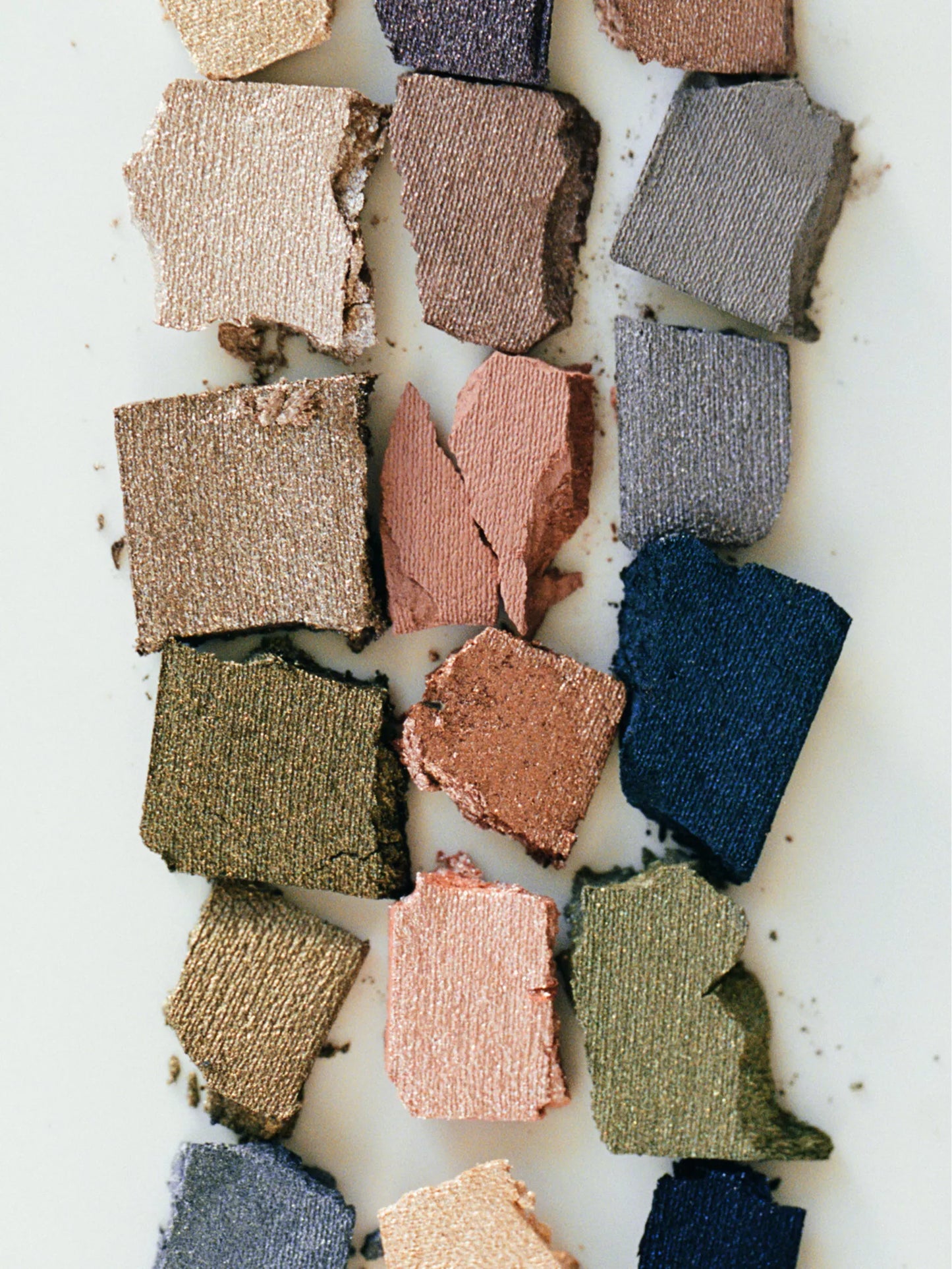 BYREDO Mineralscapes 18 colour eyeshadow palette 268g