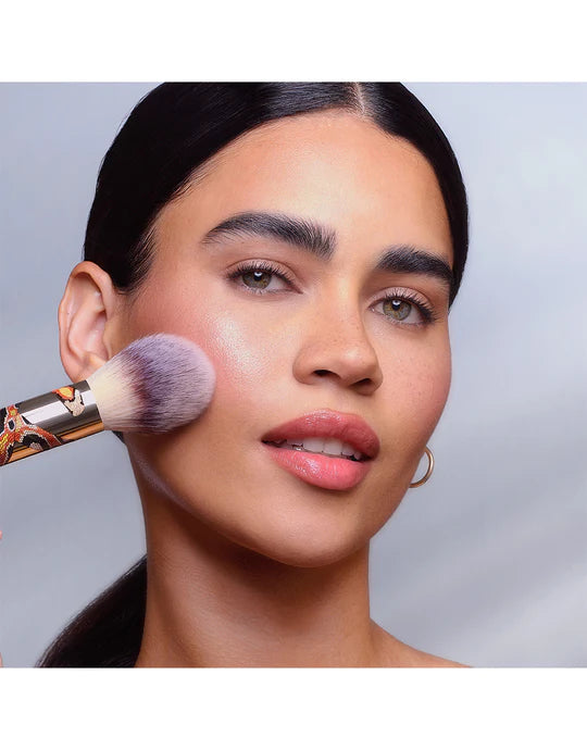 HOURGLASS, VEIL TRAVEL POWDER BRUSH - SNAKE