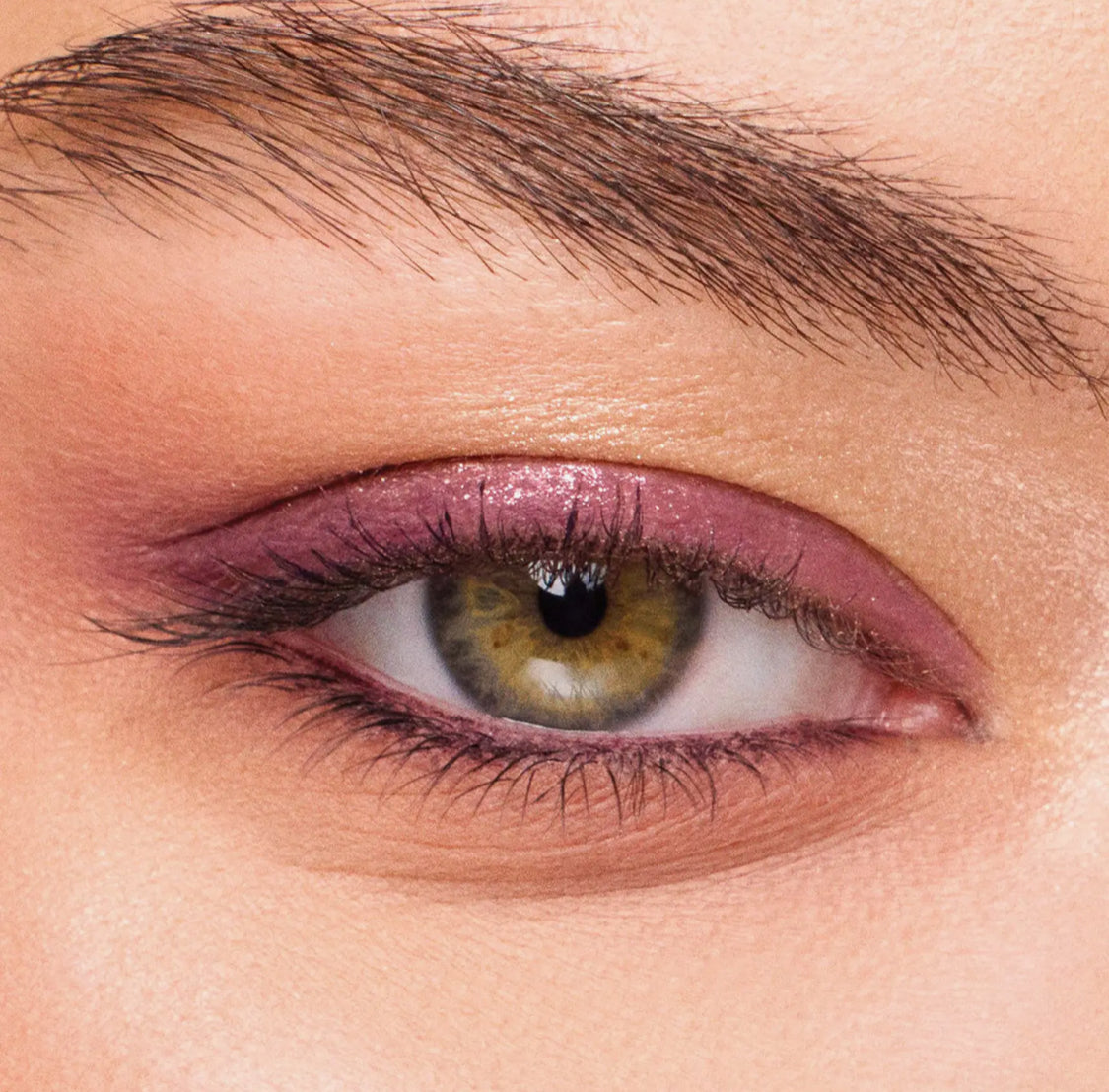 STILA, Pocket Play Shadow Palette, Una paleta de sombras de ojos para looks ilimitados.