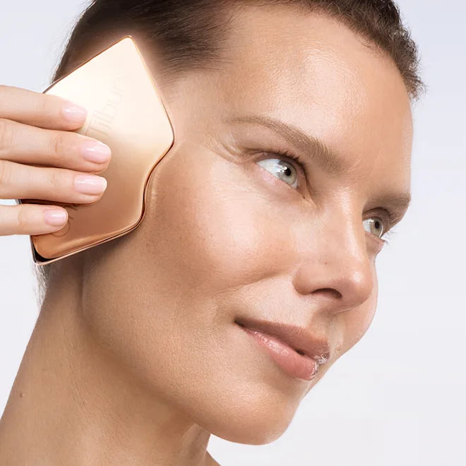 CHARLOTTE TILBURY, ROSE GOLD SCULPTING GUA SHA TOOL