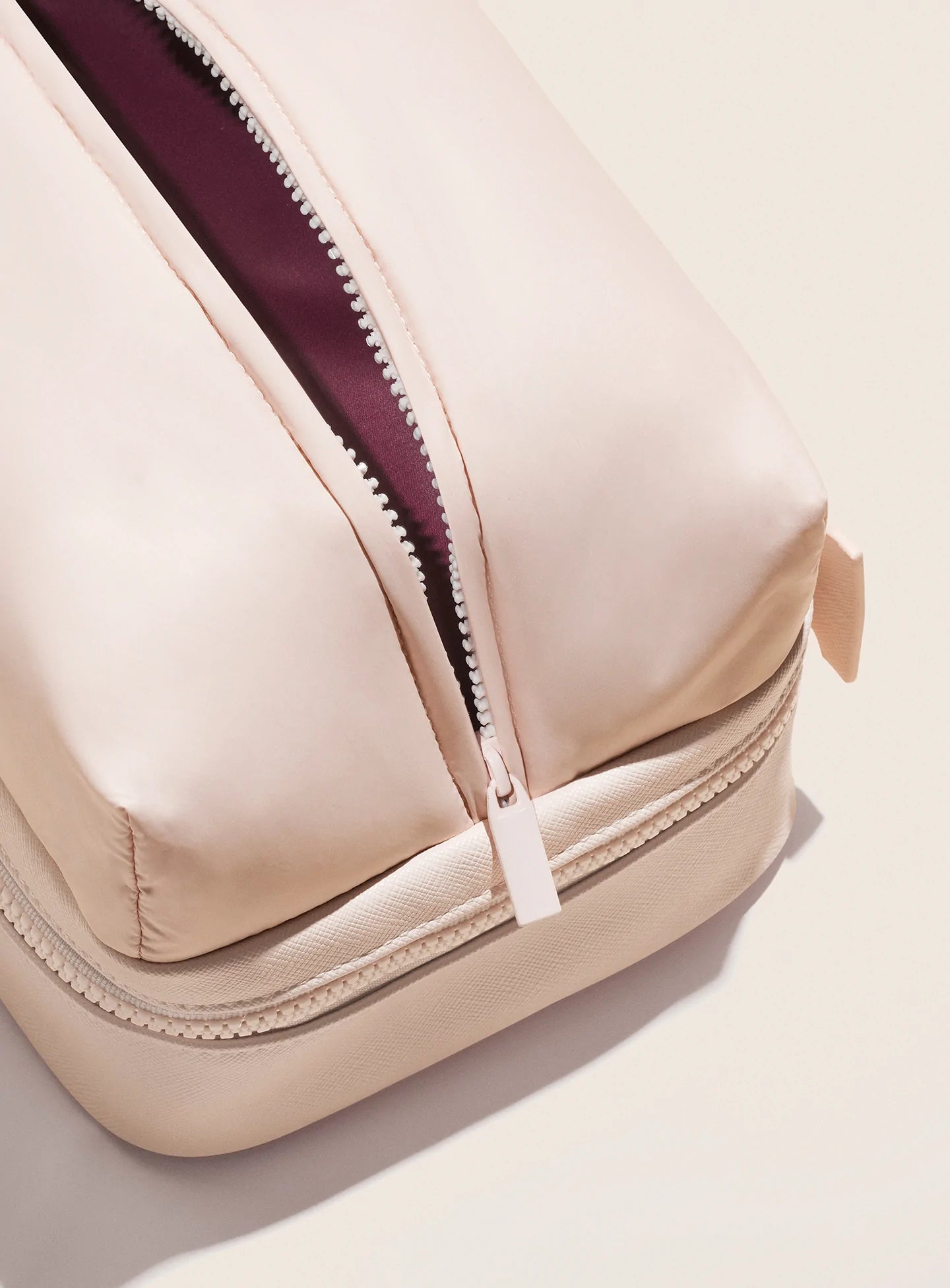 RARE BEAUTY, Puffy Toiletry Bag