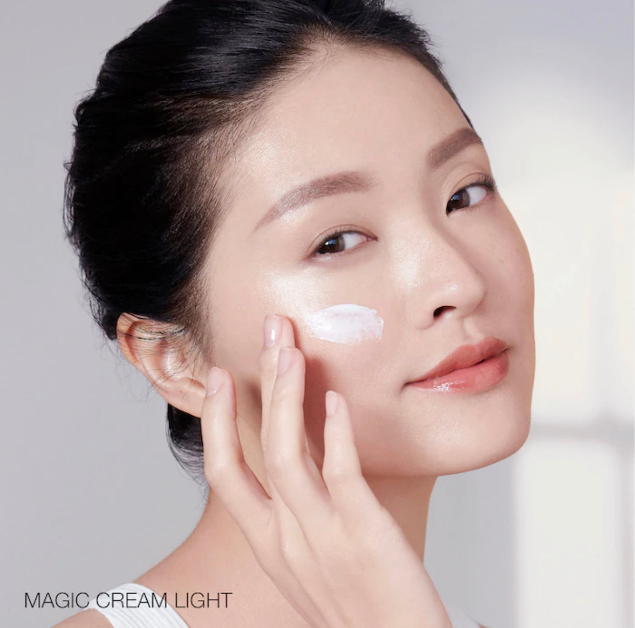 CHARLOTTE TILBURY, MINI MAGIC SKINCARE WARDROBE SET