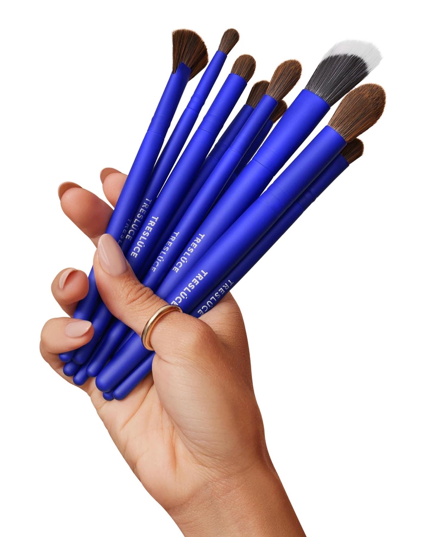 TRESLUCE, THE ARTISTA ULTIMATE BRUSH COLLECTION