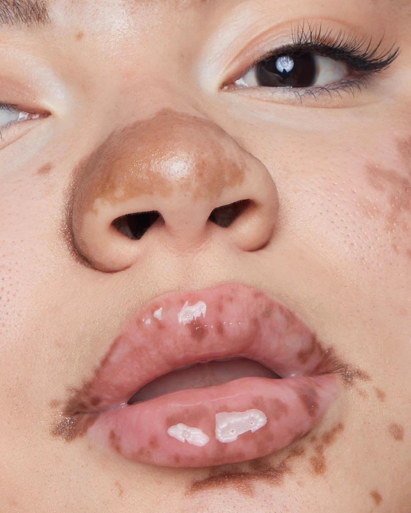 REFY, LIP GLOSS