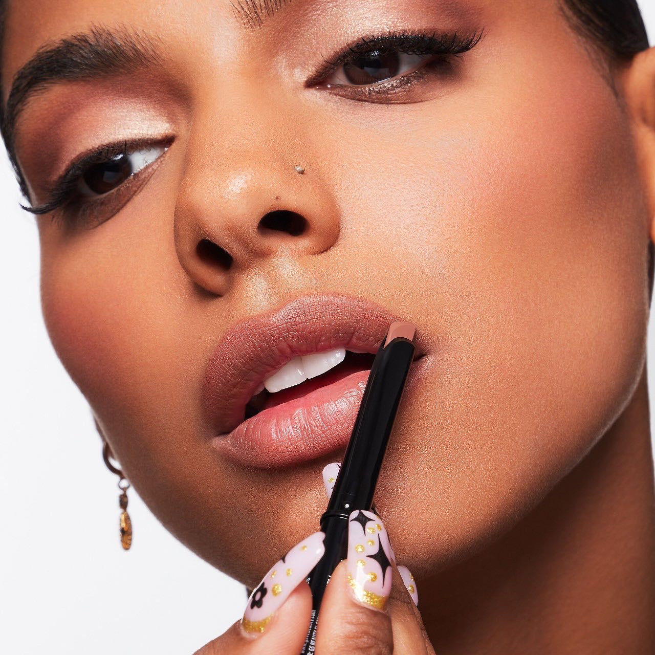 GXVE BY GWEN STEFANI, POUT TO GET REAL CLEAN OVERLINING LIP LINER