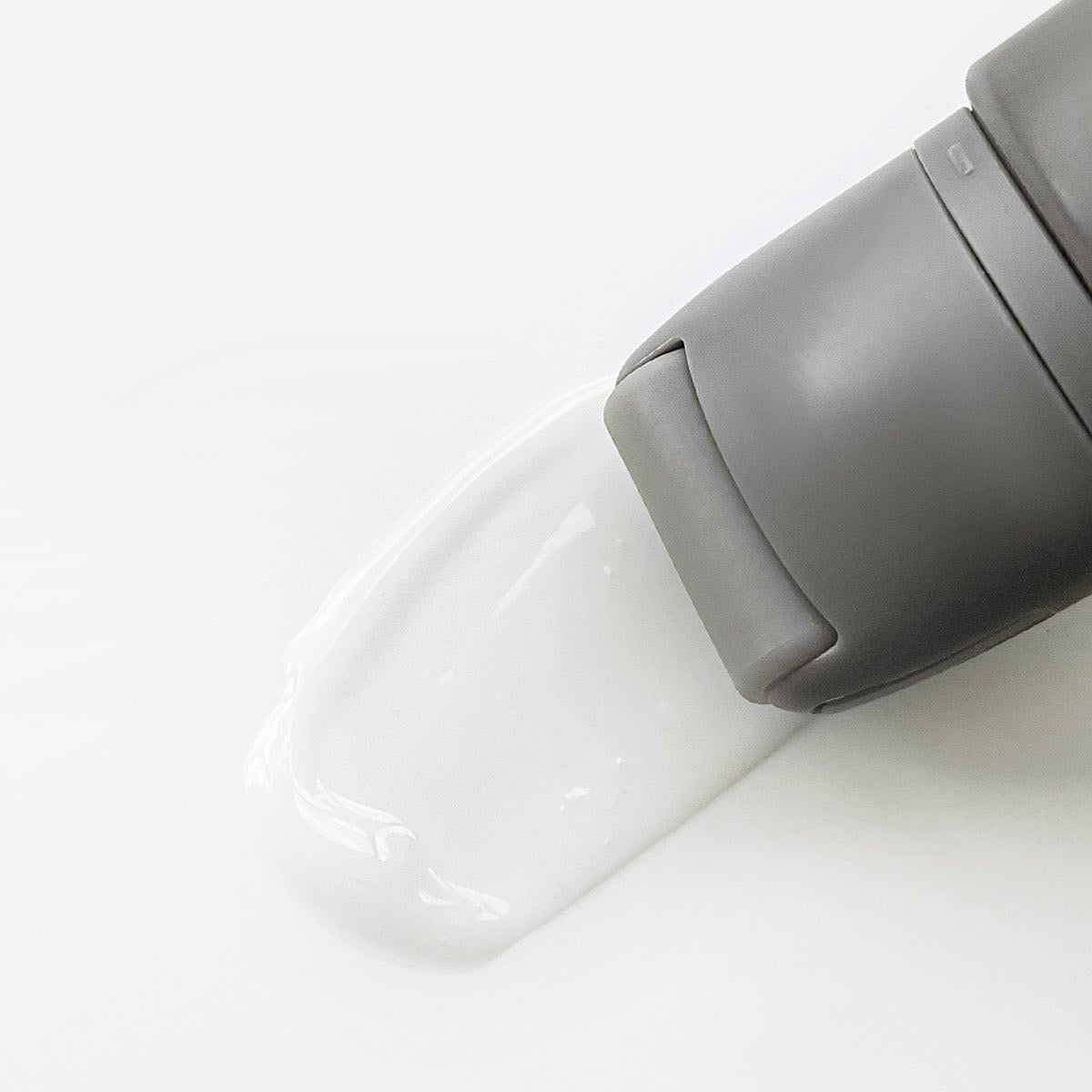 REFY, GLOW AND SCULPT FACE SERUM PRIMER WITH NIACINAMIDE