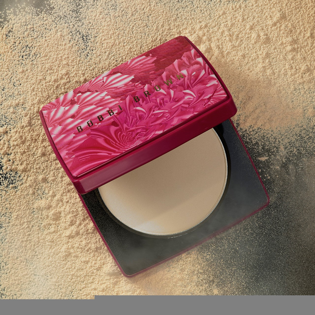 Bobbi Brown Edición limitada de polvos compactos con acabado transparente de Año Nuevo Lunar