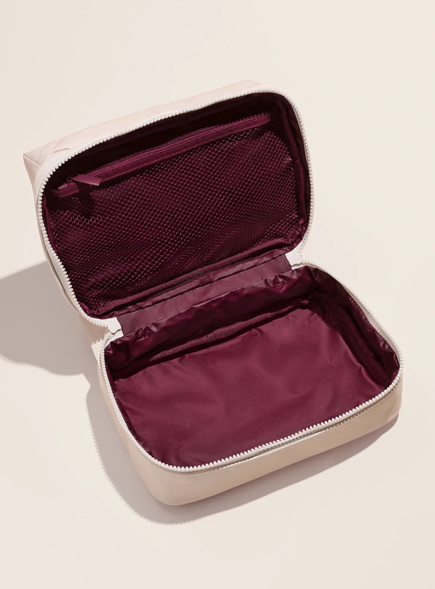 RARE BEAUTY, Puffy Toiletry Bag