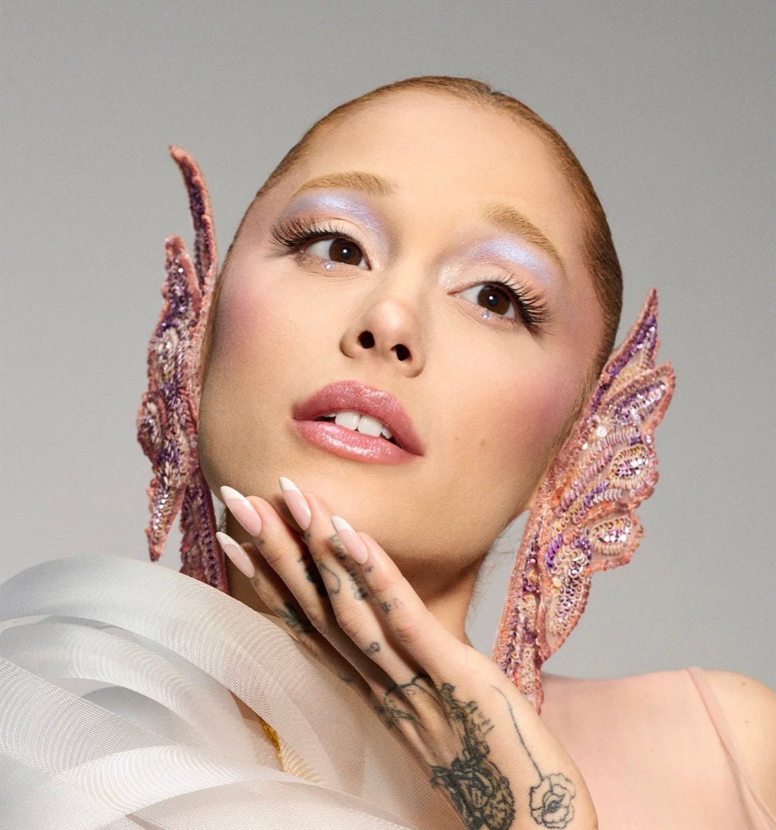 r.e.m. beauty x wicked: for good glinda makeup set,