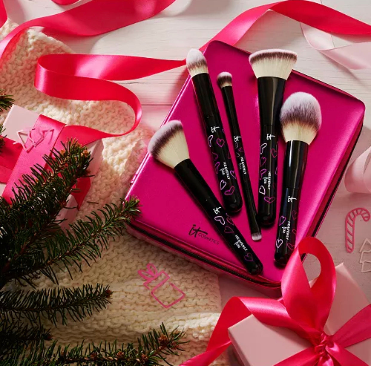 IT COSMETICS, NEW RELEASE!!! 6pc YOUR HEAVENLY LUXE SKIN LOVING BRUSH SET